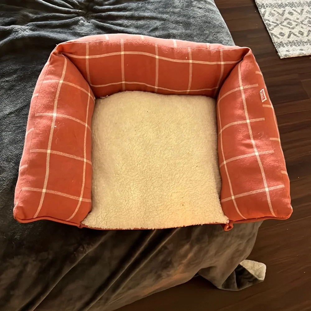 cat bed, orange color white plaid